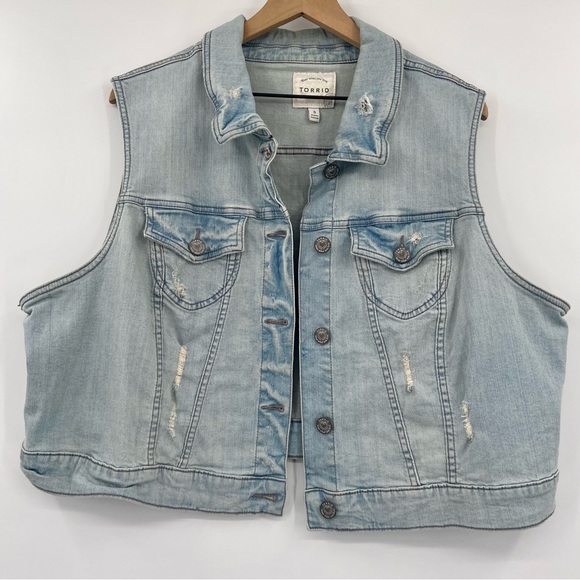 Torrid Light Wash Distressed Denim Vest 3 - Picture 3 of 9